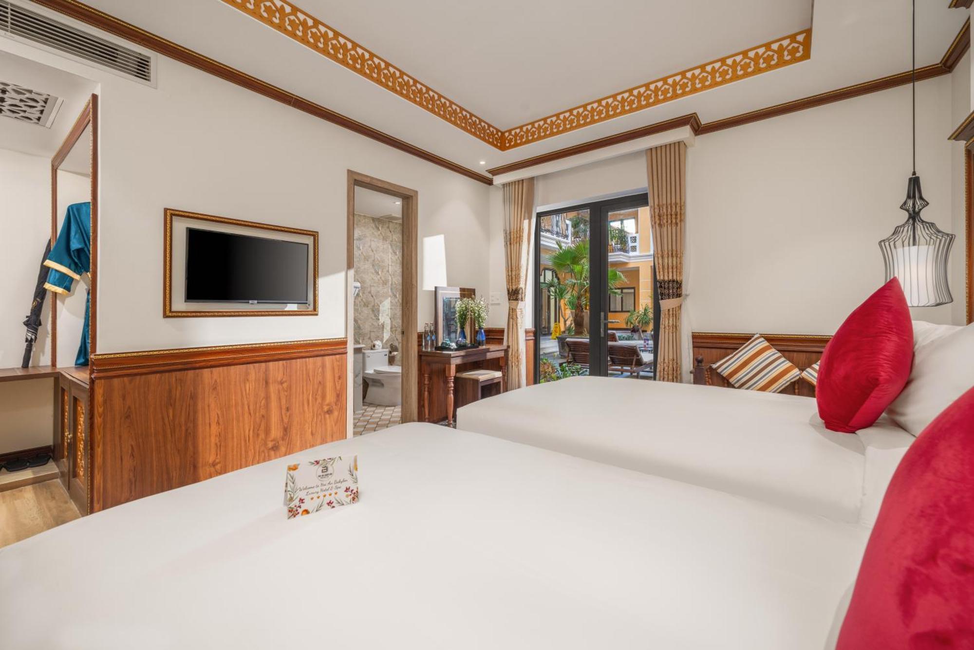 Executive Double/Twin Room, Balcony with Pool View